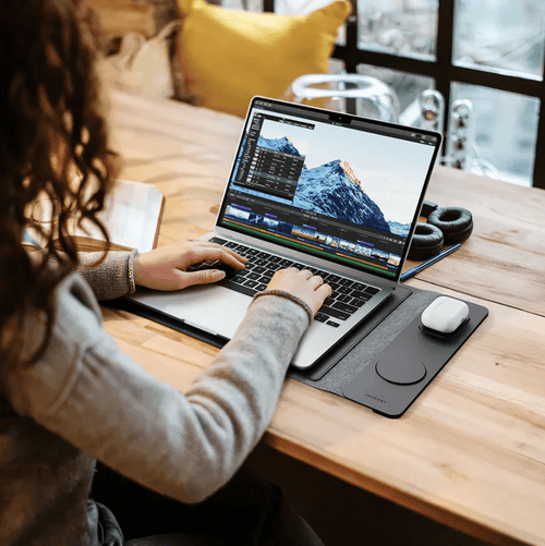4-in-1 Wireless Charging Laptop Sleeve